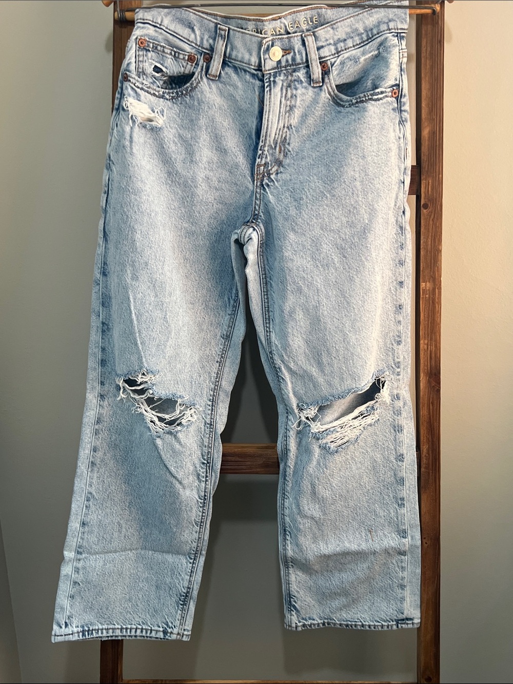 American Eagle Outfitters Light Blue Distressed Size 00 Jeans